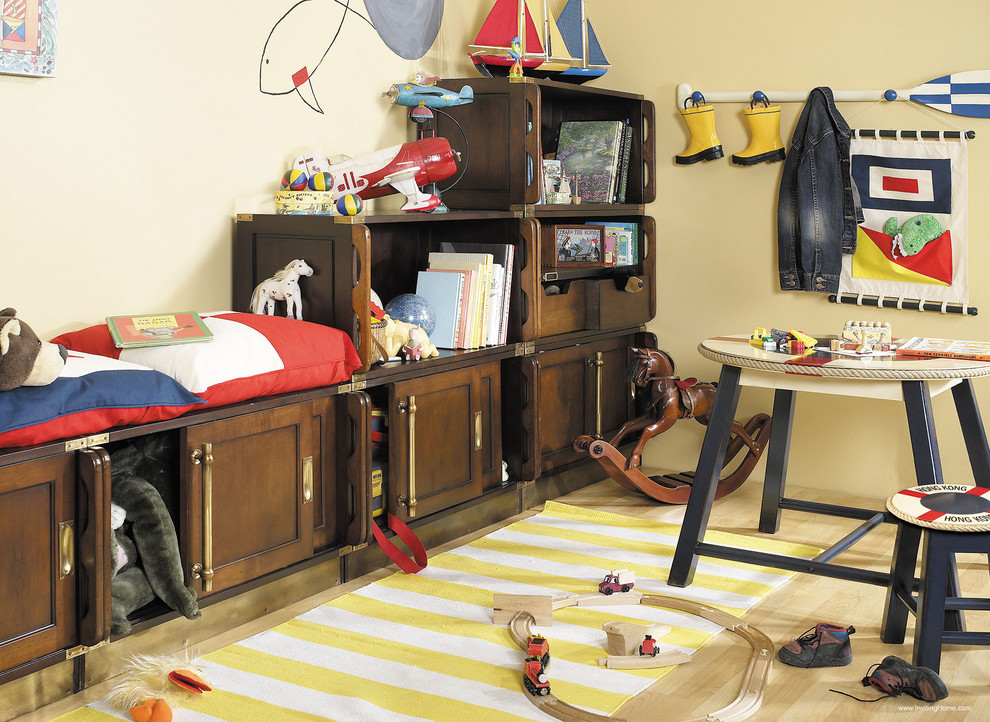 Modelo de habitación infantil unisex de 4 a 10 años costera de tamaño medio con paredes beige