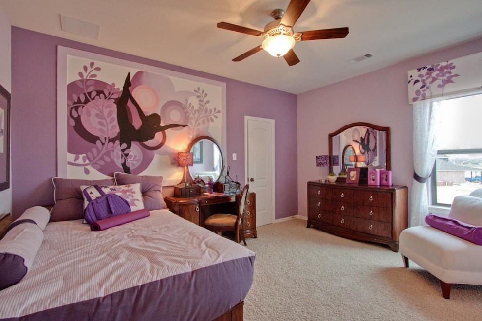 Traditional kids' bedroom in Houston.