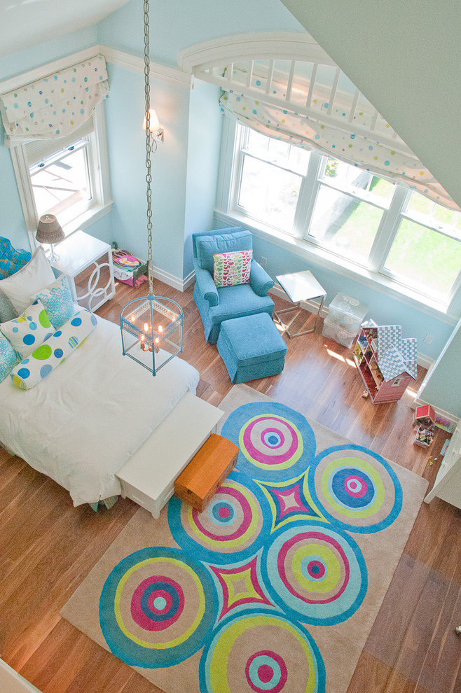 Design ideas for a traditional kids' bedroom in Boston.