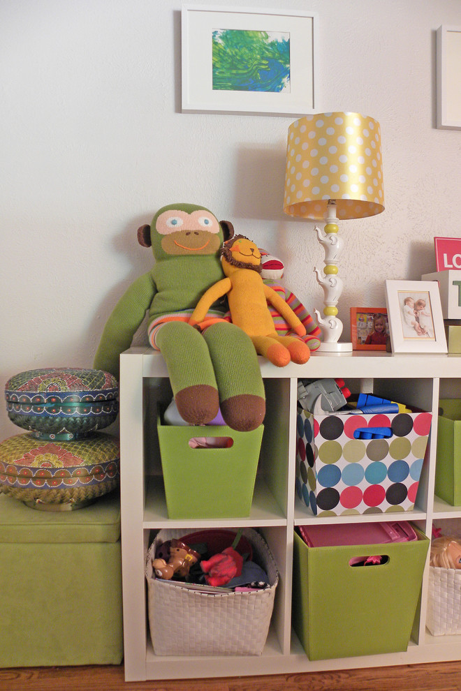 Example of a trendy kids' room design in Dallas