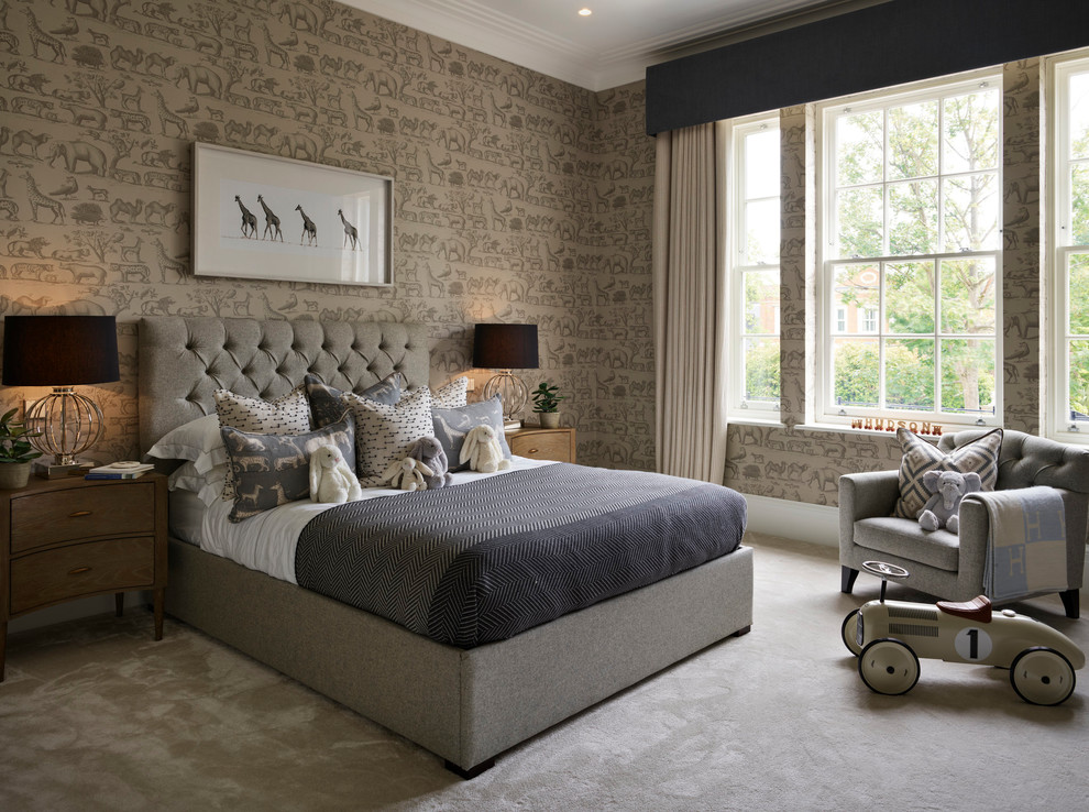 Ejemplo de dormitorio infantil de 4 a 10 años contemporáneo de tamaño medio con moqueta, suelo gris y paredes marrones