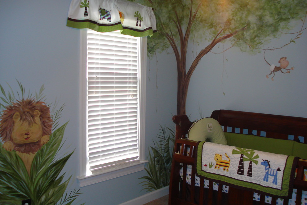 Design ideas for a classic kids' bedroom in Raleigh.
