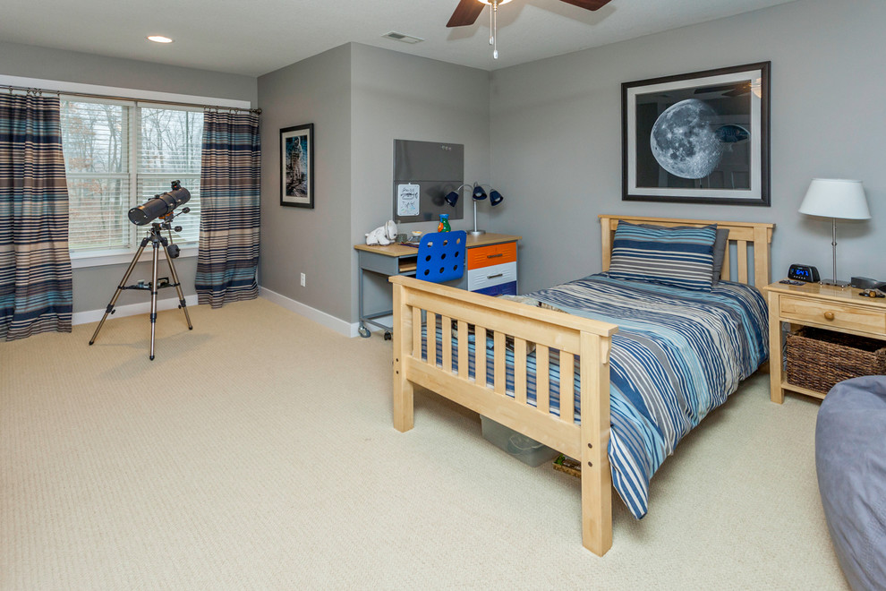 Imagen de dormitorio infantil de estilo americano grande con paredes grises y moqueta