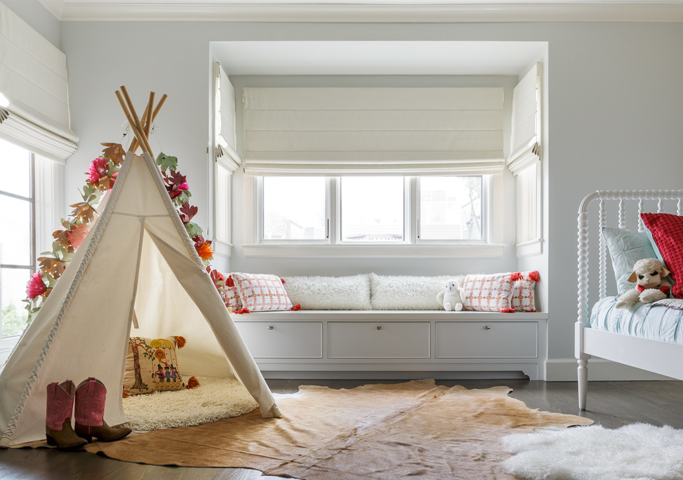 This is an example of a classic kids' bedroom in San Francisco.