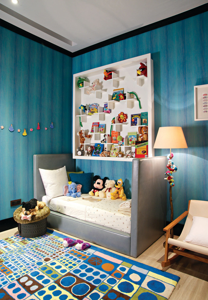 Idee per una cameretta per bambini minimal di medie dimensioni con pavimento in legno massello medio e pareti multicolore