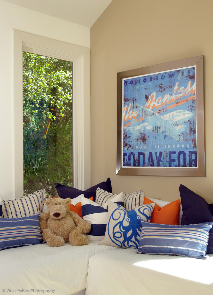 Design ideas for a nautical kids' bedroom for boys in San Francisco.