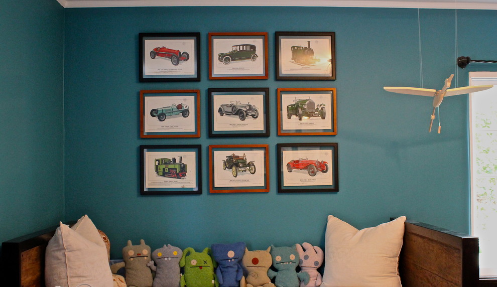 Inspiration for a timeless kids' room remodel in Los Angeles