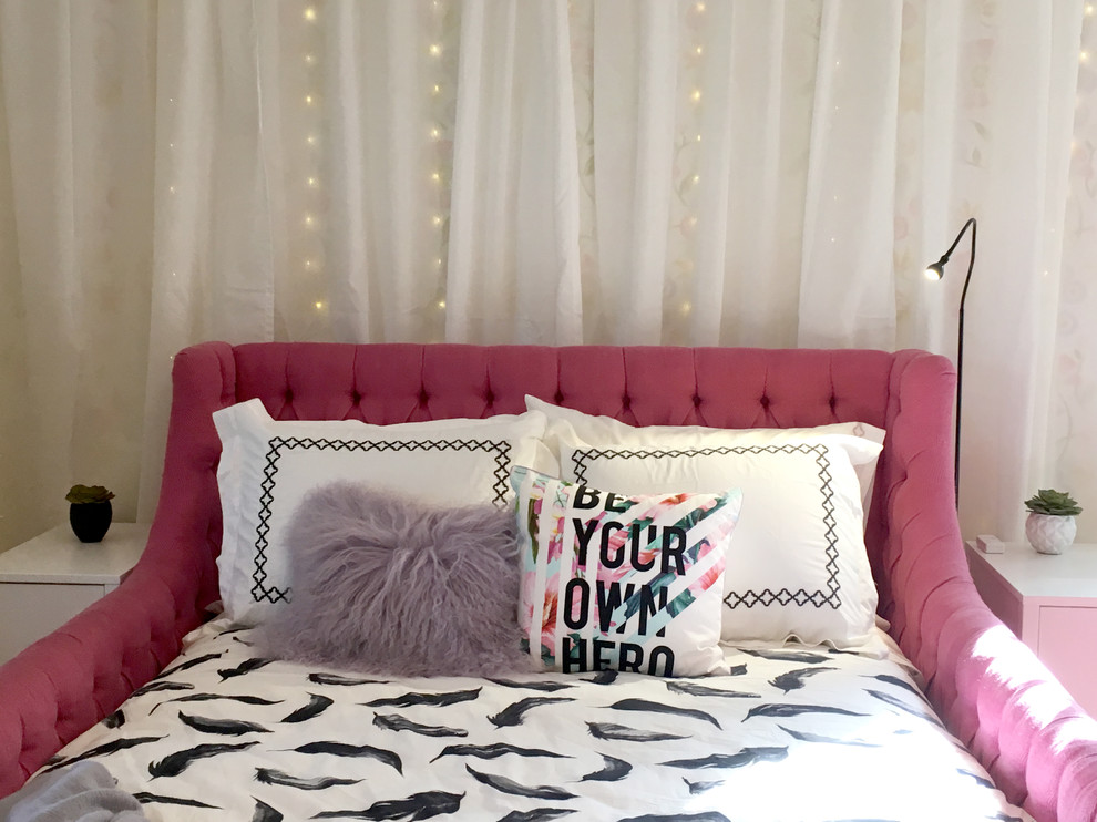 Example of a trendy girl teen room design in Los Angeles