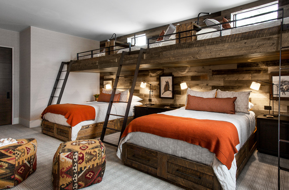 Immagine di una cameretta da letto stile rurale con pareti grigie, moquette e pavimento grigio