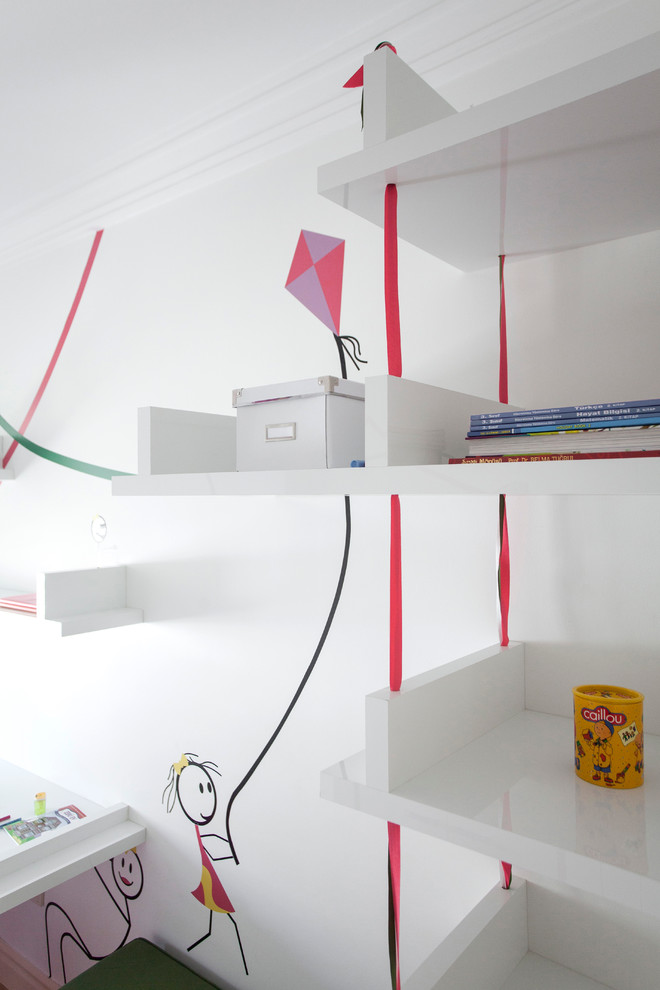 Réalisation d'une chambre d'enfant minimaliste.