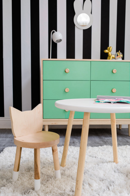 https://st.hzcdn.com/simgs/pictures/kids-rooms/peewee-table-kitty-chair-lukka-dresser-nico-and-yeye-img~eae11aa30d9a3c27_4-3082-1-86742df.jpg