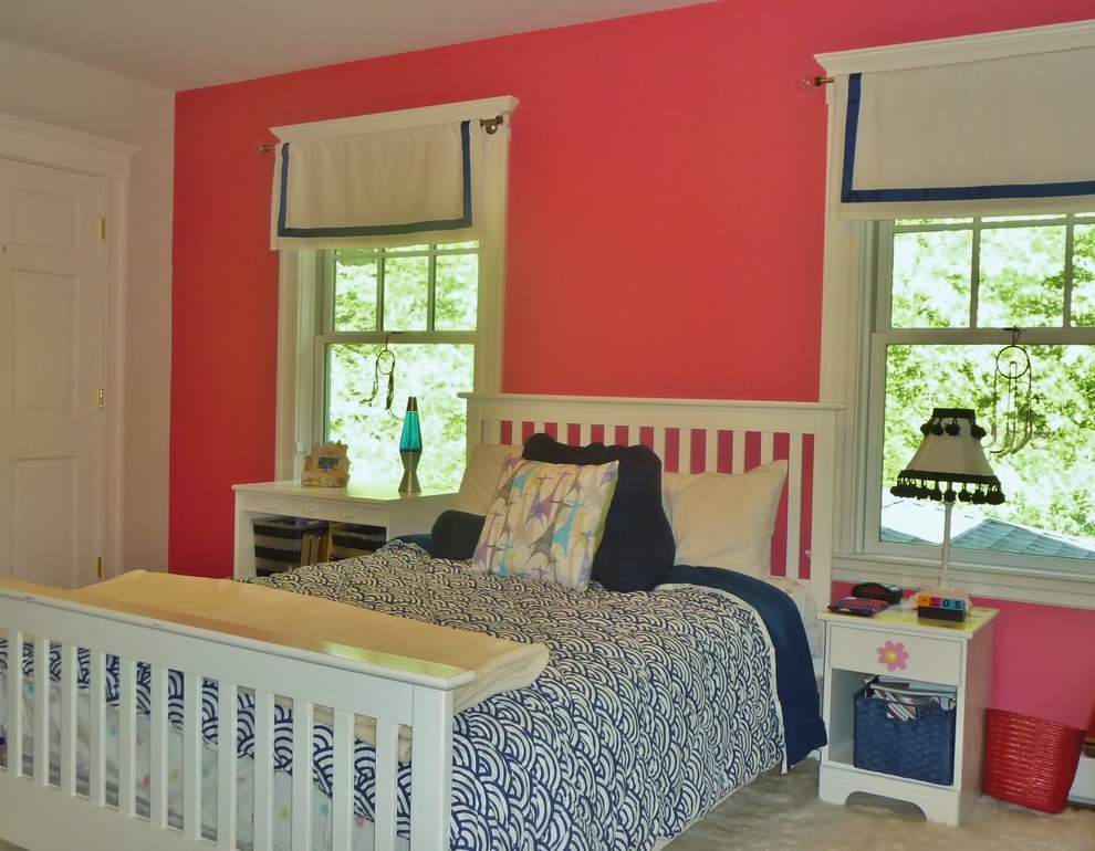 Источник вдохновения для домашнего уюта: детская среднего размера в стиле фьюжн с спальным местом, розовыми стенами и светлым паркетным полом для подростка, девочки