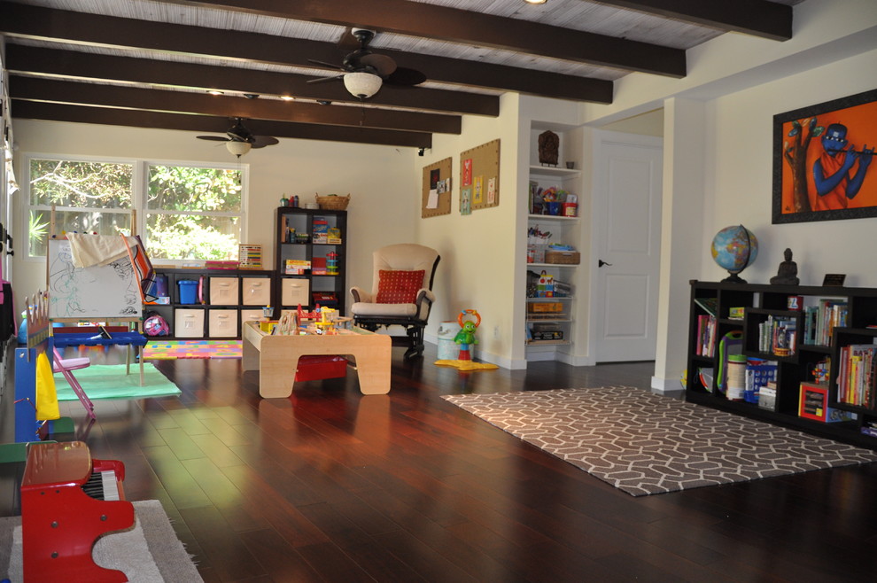 Kids' room - contemporary kids' room idea in Hawaii