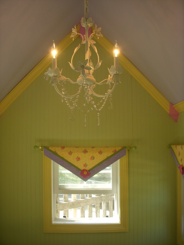 Inspiration for a timeless kids' room remodel in Minneapolis