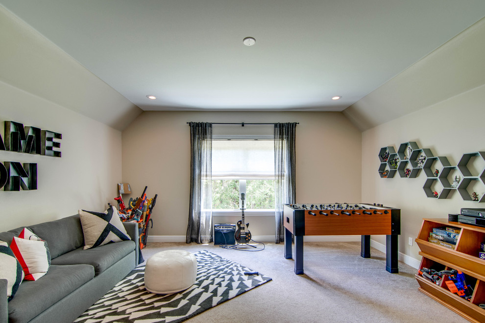 Neutrales Klassisches Jugendzimmer mit Spielecke, beiger Wandfarbe, Teppichboden und beigem Boden in Atlanta
