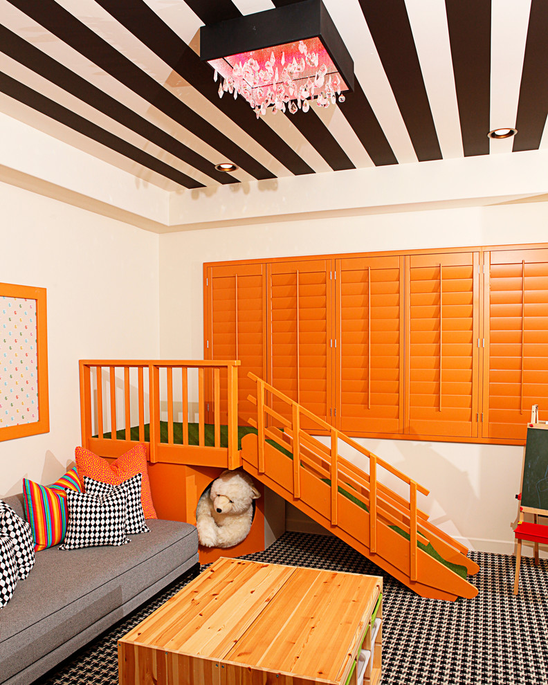 Источник вдохновения для домашнего уюта: нейтральная детская с игровой в современном стиле с бежевыми стенами, ковровым покрытием и разноцветным полом