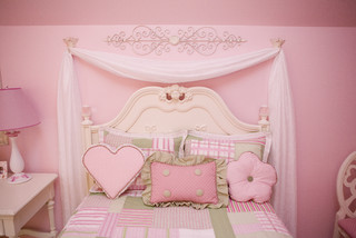 Pink Girls' Room Decor