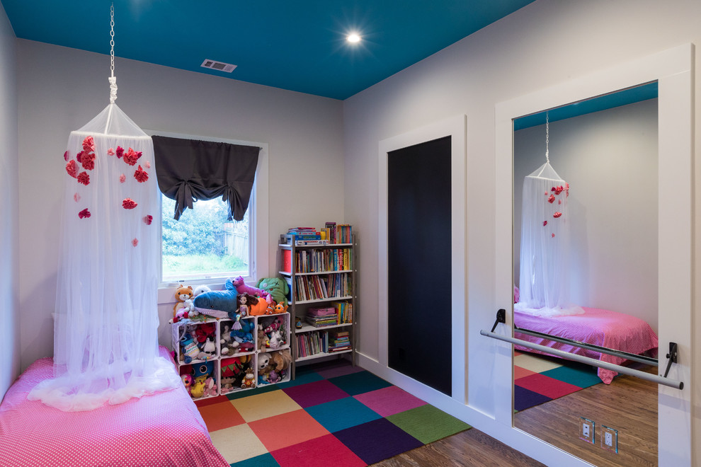 Transitional kids' room photo in San Francisco