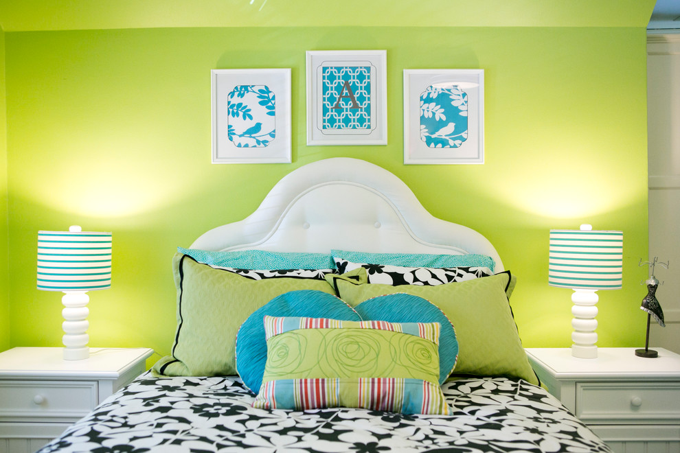 Immagine di una cameretta per bambini minimal di medie dimensioni con pareti verdi