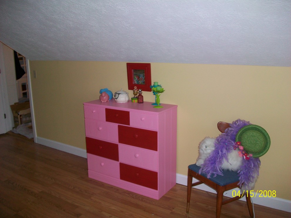 Example of an eclectic kids' room design in Nashville
