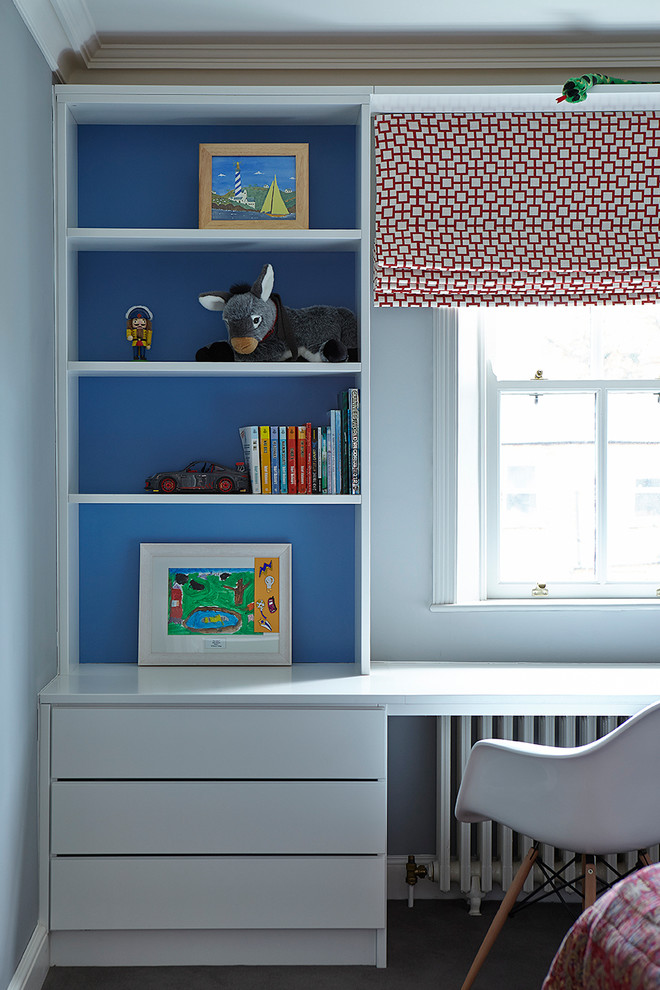 Inspiration for a transitional kids' room remodel in Dublin