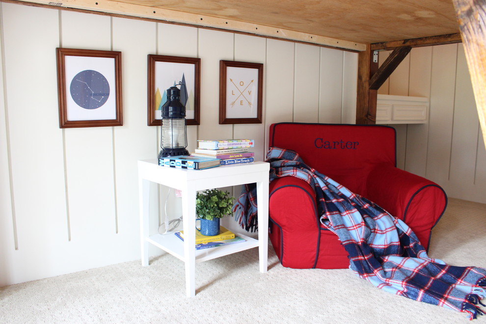 Idéer för mellanstora vintage pojkrum kombinerat med sovrum och för 4-10-åringar, med vita väggar och heltäckningsmatta