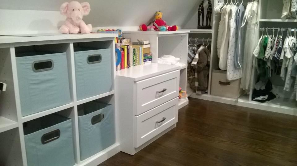 Inspiration for a timeless kids' room remodel in St Louis
