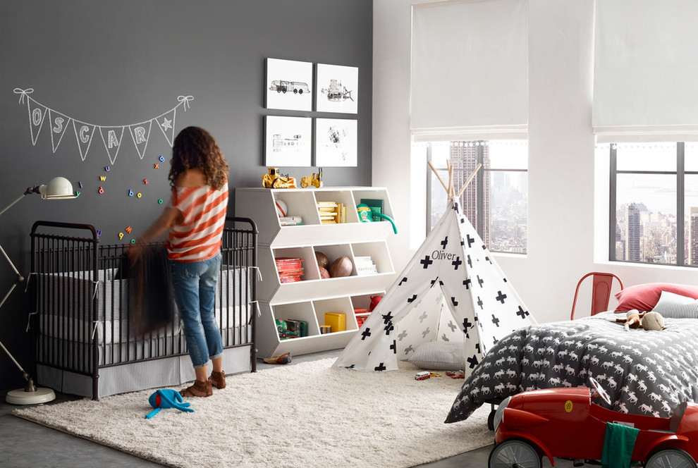 Свежая идея для дизайна: детская среднего размера в стиле неоклассика (современная классика) с спальным местом, бетонным полом и разноцветными стенами для ребенка от 1 до 3 лет, мальчика - отличное фото интерьера