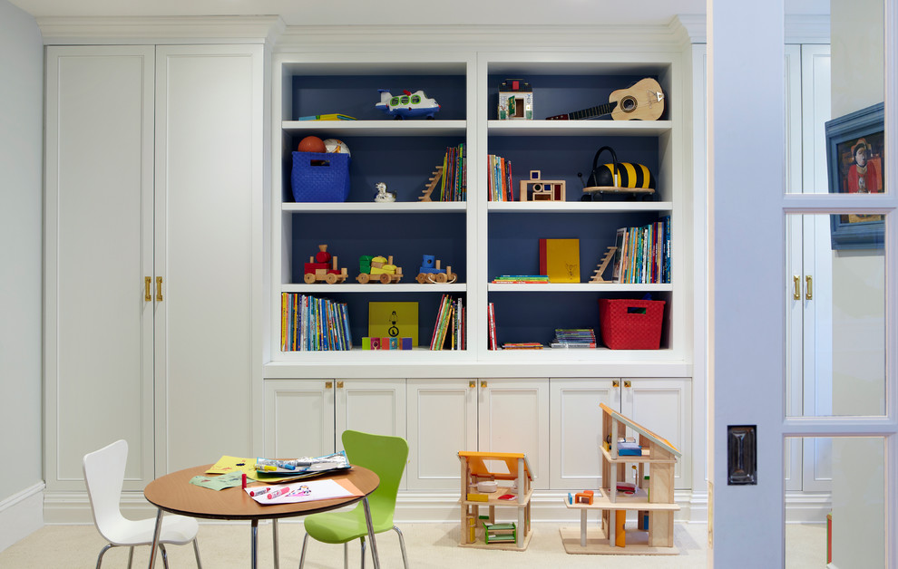 Пример оригинального дизайна: нейтральная детская с игровой среднего размера в стиле фьюжн с синими стенами и ковровым покрытием для ребенка от 1 до 3 лет