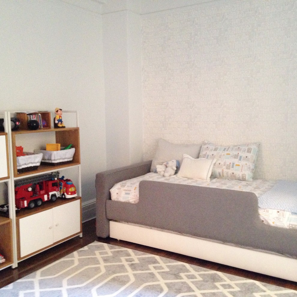 Inspiration for a modern kids' bedroom in New York.