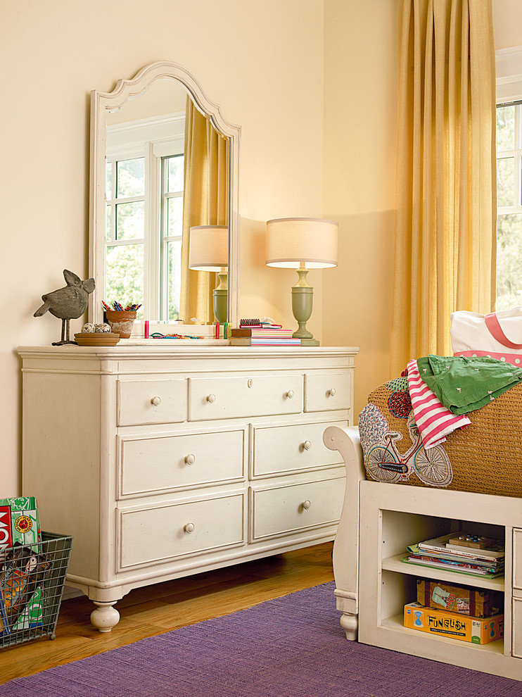 Design ideas for a country kids' bedroom in Chicago.