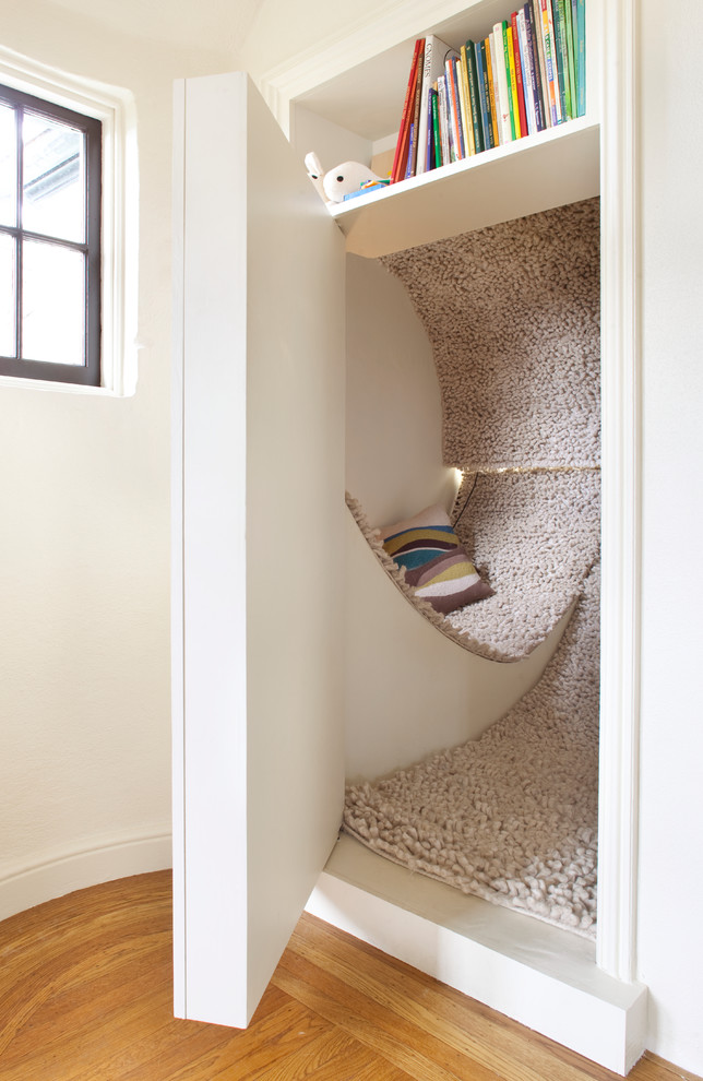 Example of a trendy playroom design in San Francisco