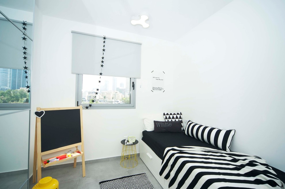 Diseño de dormitorio infantil de 4 a 10 años nórdico pequeño con paredes blancas