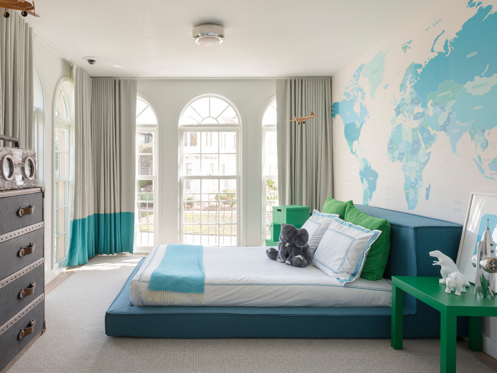 Idee per una grande cameretta per bambini da 4 a 10 anni contemporanea con pareti blu, moquette e pavimento beige