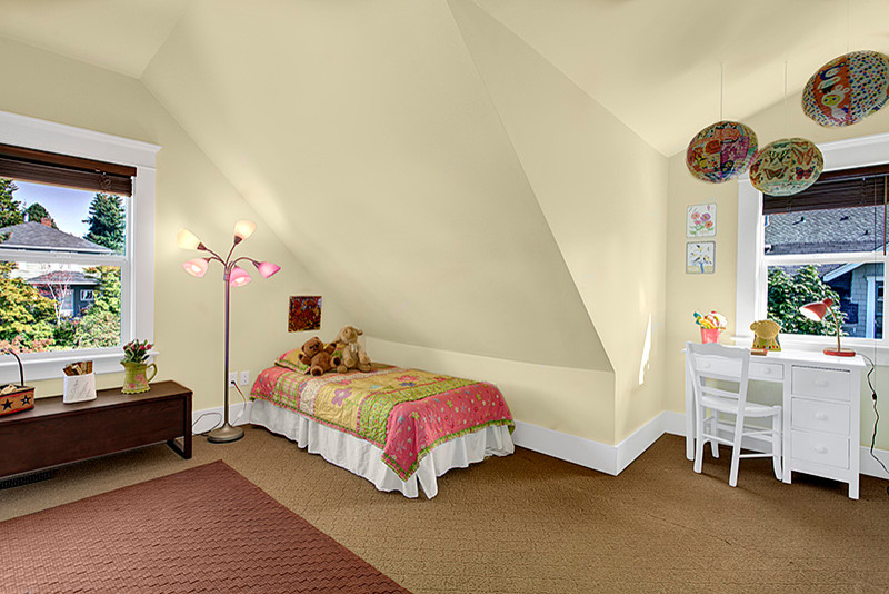 Inspiration for a traditional kids' bedroom in Seattle.