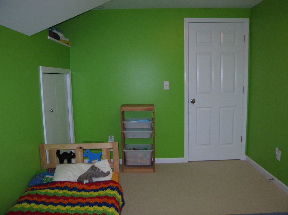 Example of a minimalist kids' room design in Detroit