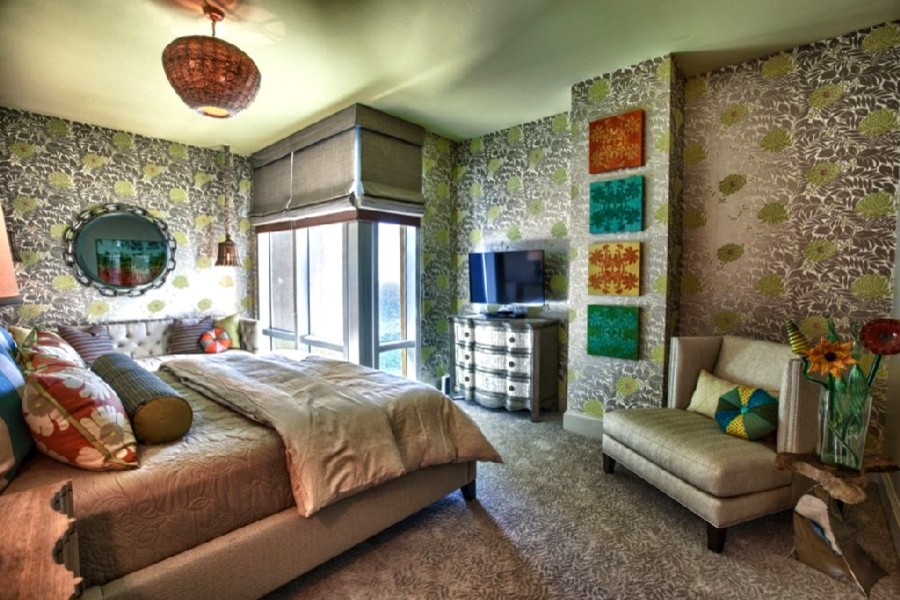 Inspiration for a large contemporary girl carpeted kids' bedroom remodel in Miami with multicolored walls