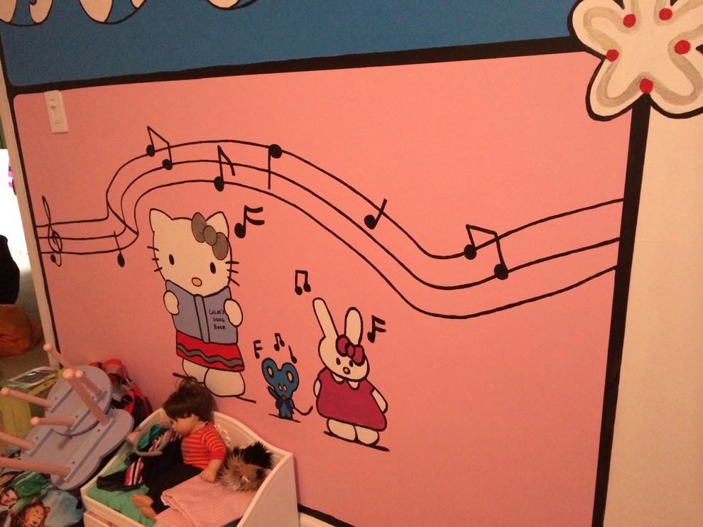 Свежая идея для дизайна: большая детская с спальным местом, разноцветными стенами и ковровым покрытием для ребенка от 4 до 10 лет, девочки - отличное фото интерьера