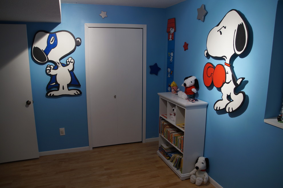 Inspiration for a traditional kids' bedroom in Minneapolis.