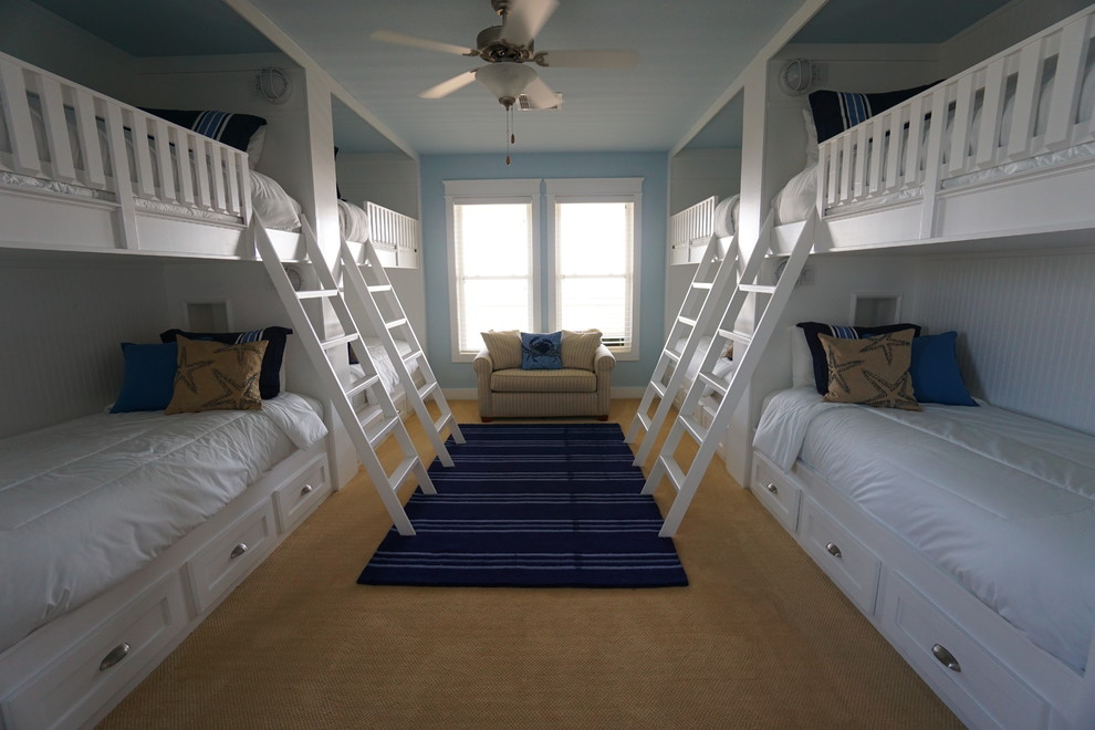 Großes, Neutrales Maritimes Kinderzimmer mit blauer Wandfarbe, Teppichboden und Schlafplatz in Houston