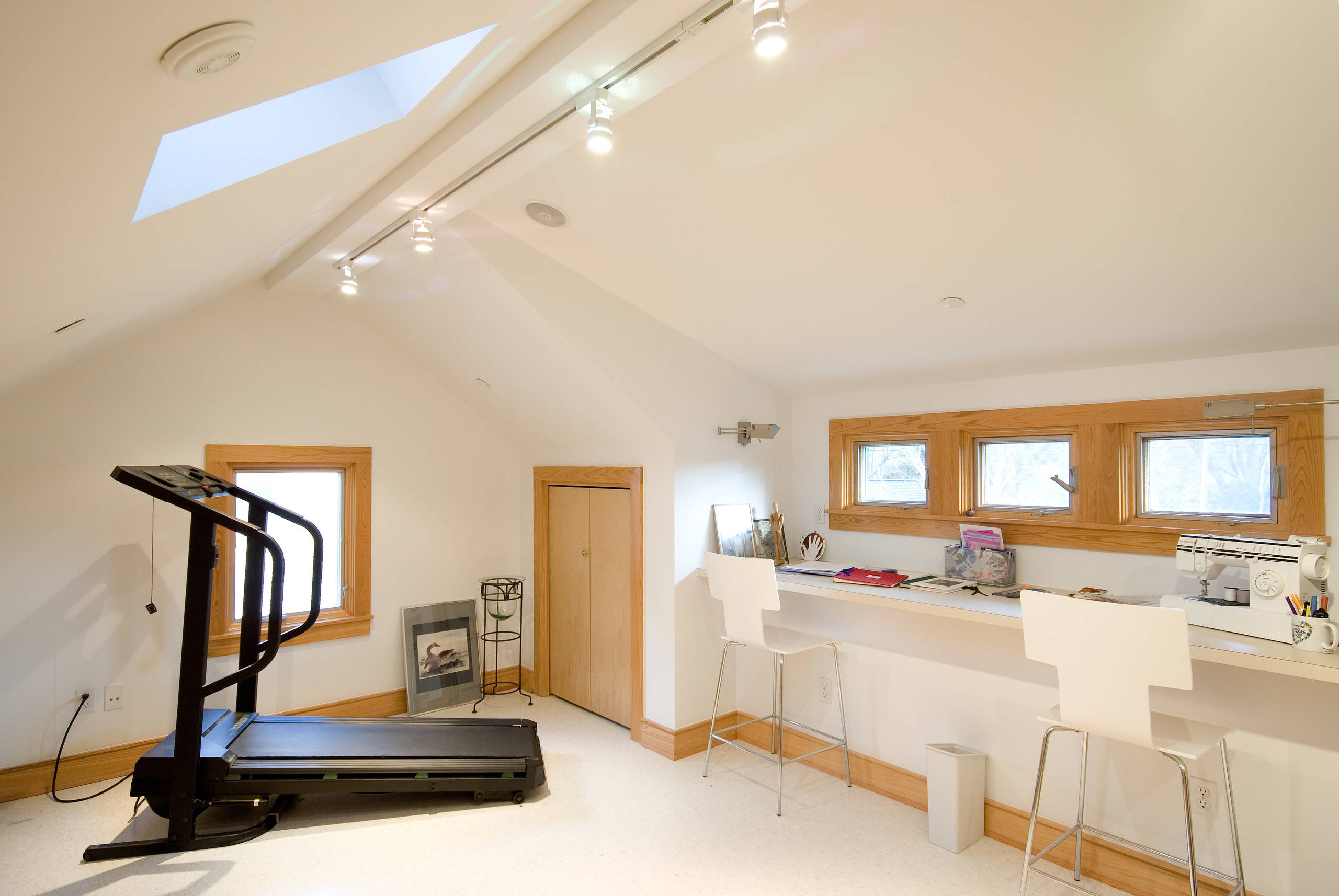 Meet Your Get Fit Goals With a Dual Use Gym