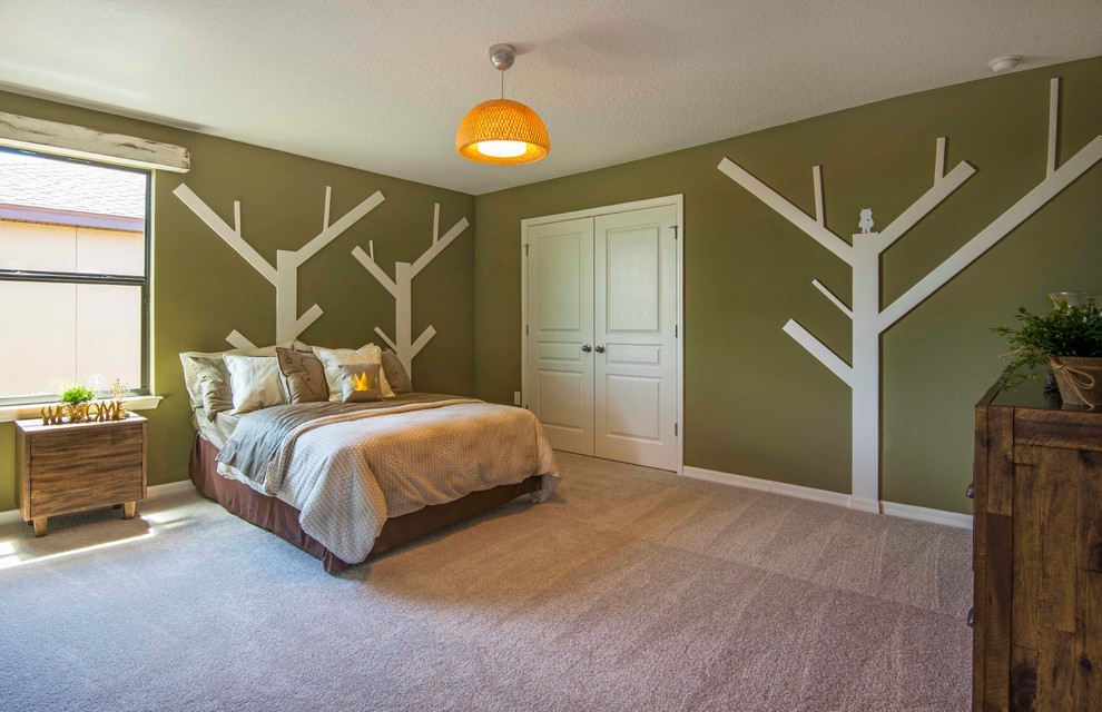 Idées déco pour une chambre d'enfant classique de taille moyenne avec un mur vert et moquette.