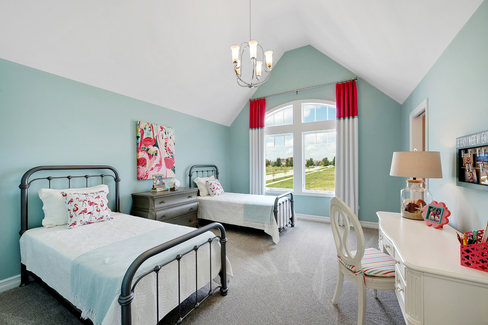 Стильный дизайн: детская в классическом стиле с спальным местом, синими стенами, ковровым покрытием и серым полом для девочки - последний тренд