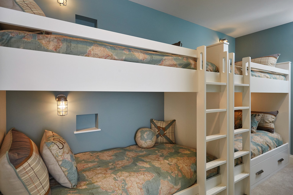 Design ideas for a beach style kids' bedroom in Chicago.