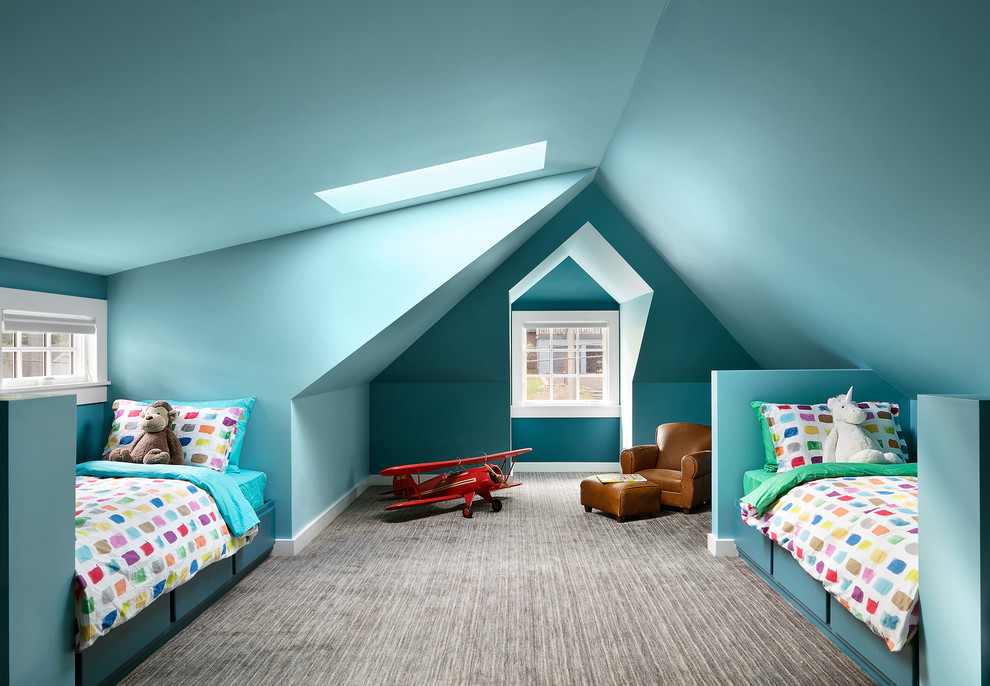 Idée de décoration pour une chambre d'enfant de 4 à 10 ans design avec un mur bleu, moquette et un sol gris.