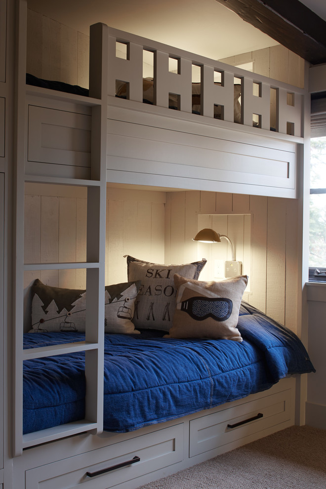 Cette image montre une chambre d'enfant chalet avec un lit superposé.
