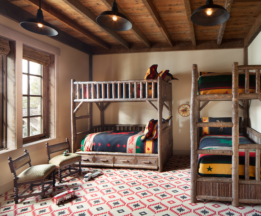 Imagen de dormitorio infantil de 4 a 10 años rústico con suelo multicolor y moqueta
