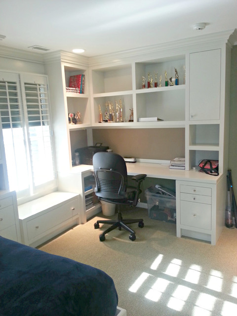 Bedroom built in on sale desk