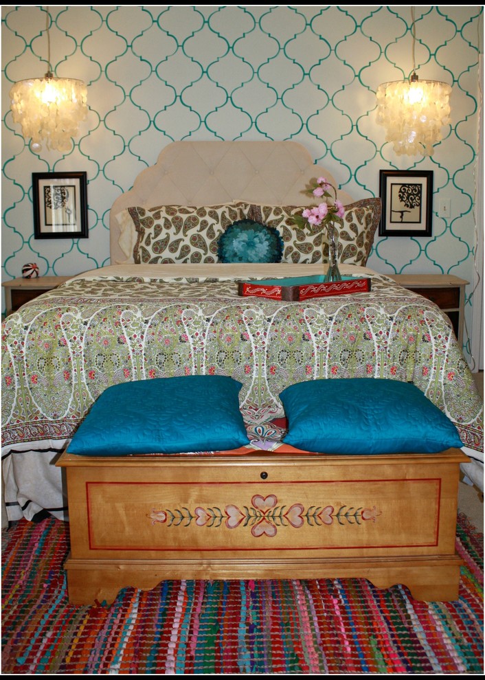 Пример оригинального дизайна: детская среднего размера в стиле фьюжн с спальным местом и белыми стенами для подростка, девочки