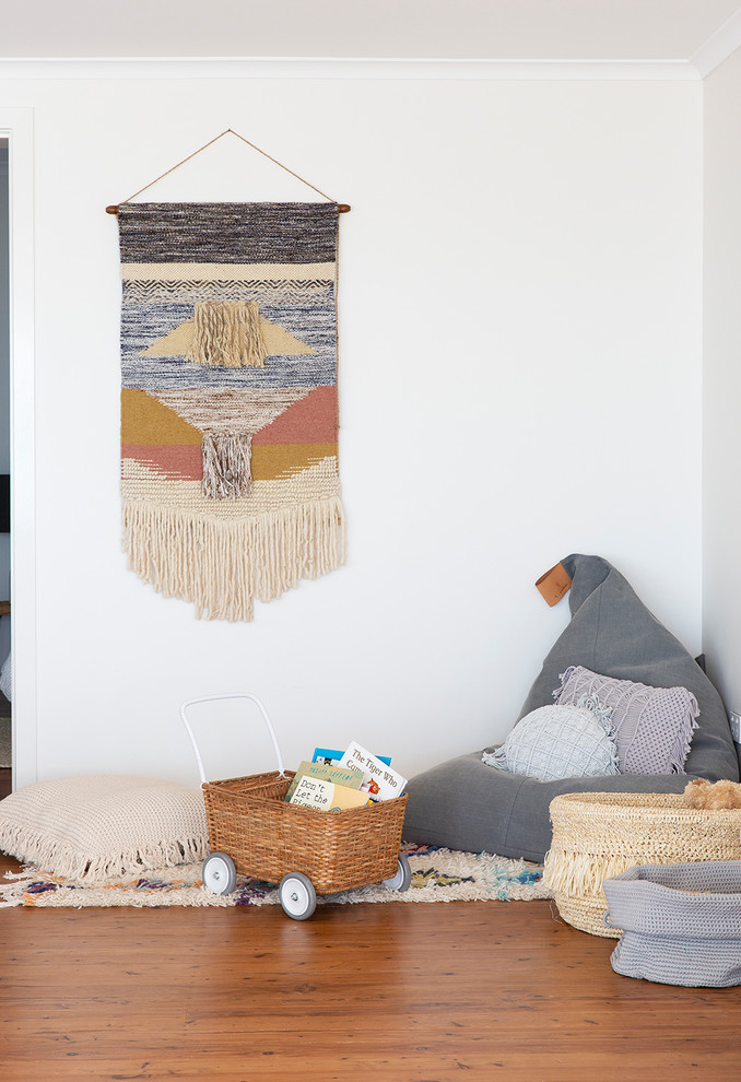 This is an example of a beach style kids' bedroom in Gold Coast - Tweed.
